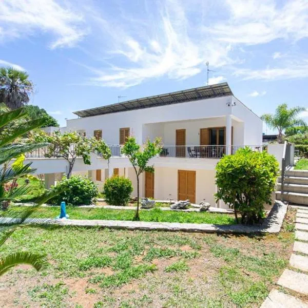 Blue Area Apartments - FromHomeToSalento, hotel v destinaci Torre dell'Orso