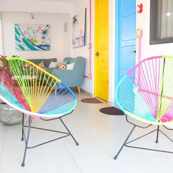 Hotel Casa Mandarine , Amazing Private Rooms w Balcony, Rooftop, Hammocks, AC, SmarTV, 100mbs!, hotel a Zihuatanejo