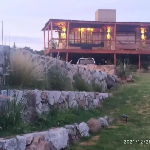 Cabaña LA PEDRERA - Pileta y a metros del Rio, hotell sihtkohas Bialet Massé