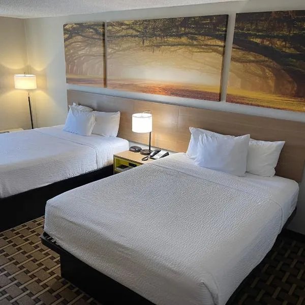Days Inn by Wyndham Fayetteville-South/I-95 Exit 49, hotel in Fayetteville