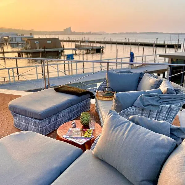 Hausboot inkl Motorboot, Ostsee, Hotel in Heiligenhafen