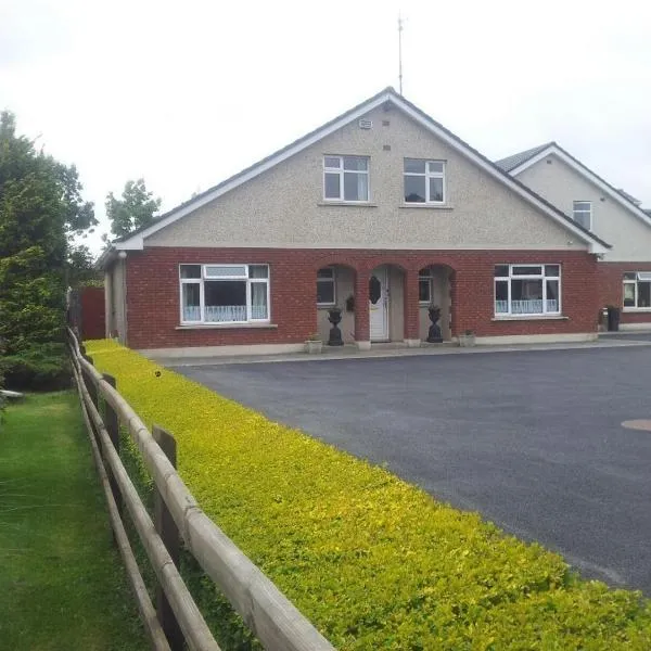 GoldenDawn Guest House, hotel in Citywest