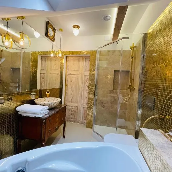 LOFT W RYNKU Z JACUZZI, hotel v destinaci Supraśl