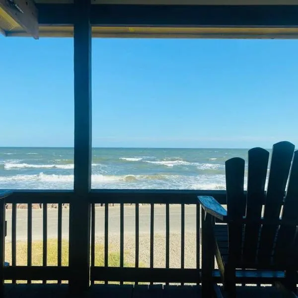 Beach House with Ocean view, hotel em Surfside Beach