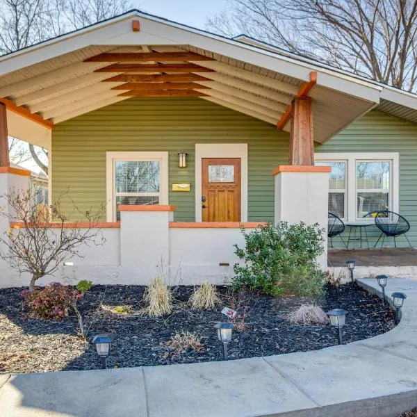 Chic Lawton Home, 5 Mins to Fort Sill!, hotel in Lawton