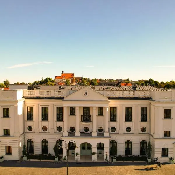 Arkadia, hotel in Łuszczewo