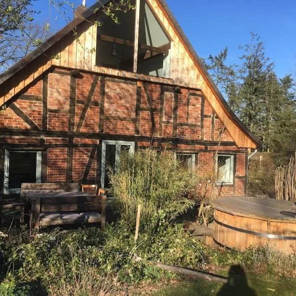 Wunderschönes Bauernhaus an der Elbe, hotel sa Bleckede