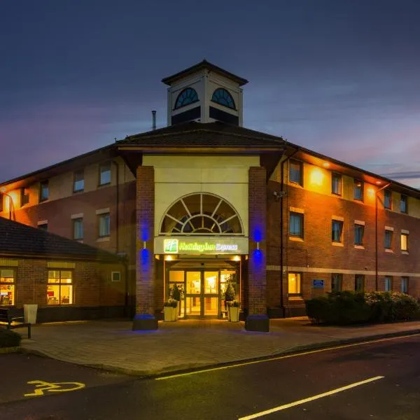 Holiday Inn Express Warwick - Stratford-upon-Avon, an IHG Hotel, готель у місті Ворик