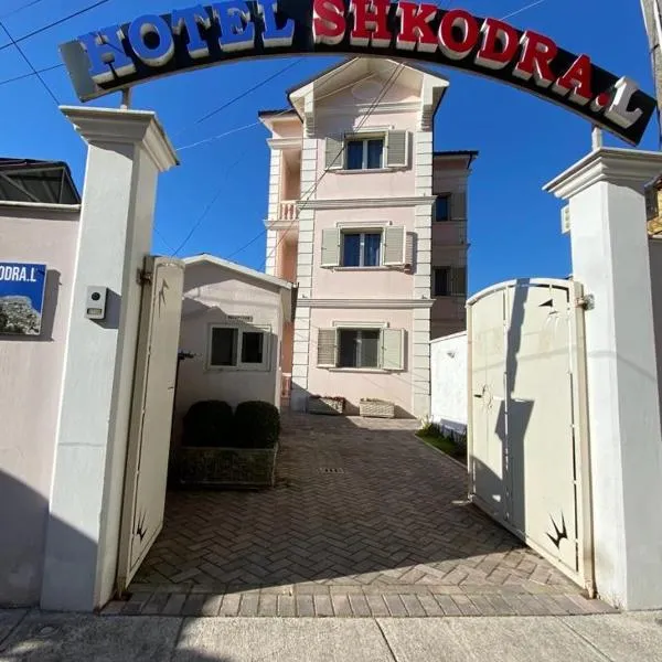 Hotel Shkodra L: Gradiskije şehrinde bir otel