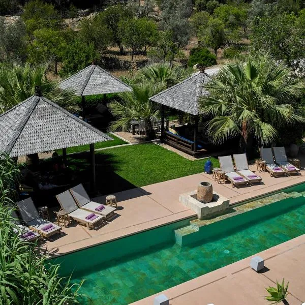 The Giri Residence, hotel di Sant Miquel de Balansat