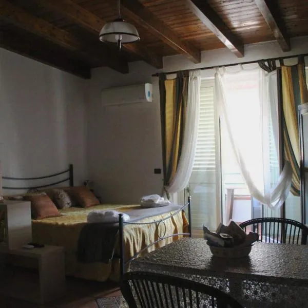 Mary home, hotel u gradu Sant'Alesio Sikulo