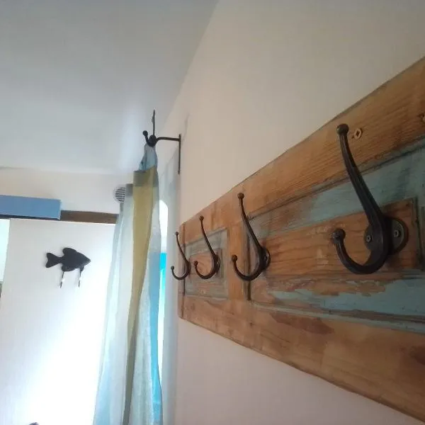 Piccola Casa Di Sardegna, hotel Villanova Monteleonében