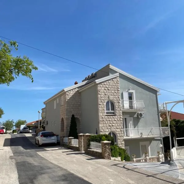 Villa NIKA & KARLO Makarska, hotelli Makarskassa