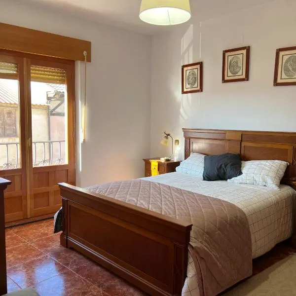 Casa Rural EL COTARRO DE PESQUERA，Pesquera de Duero的飯店