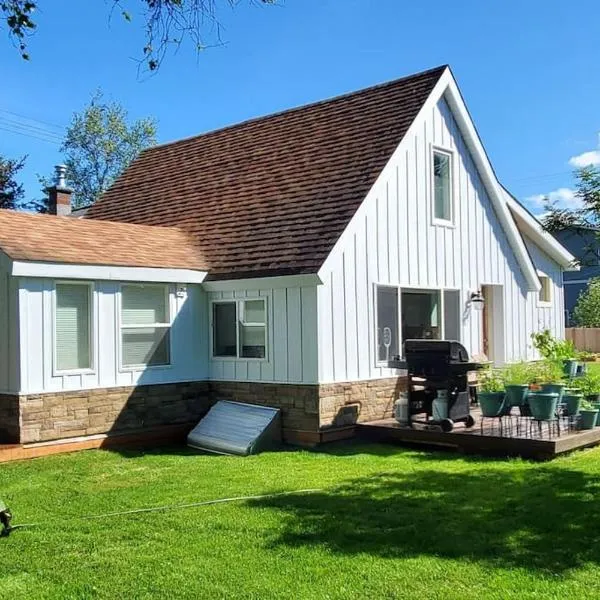 Luxury DT Cottage - Free Parking - Self Check-In, hotel in Anchorage