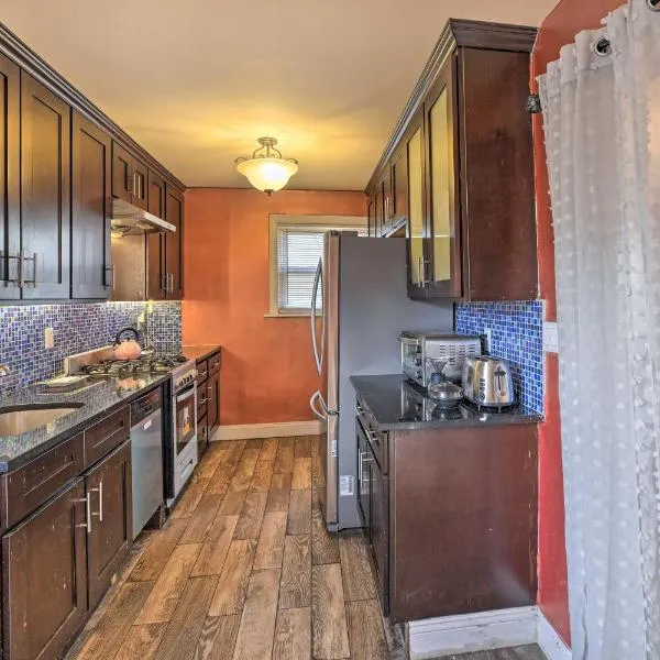 Charming New York Escape Near Central Park!, hotel v destinaci Jericho