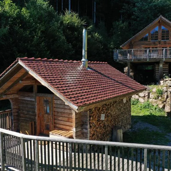 Schwarzwald Romantikhütte - Zweisamkeit - mit Bettwäsche, Handtücher und Holz, hotel v destinaci Schenkenzell