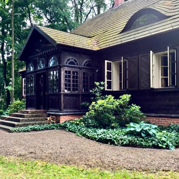 Modrzewiowy Dworek Kliczków Mały, hotel in Kliczków Mały