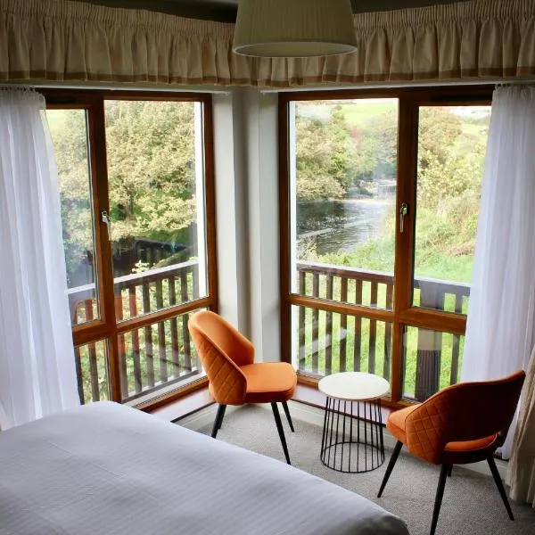 Riverbank Rooms, hotel din Doolin