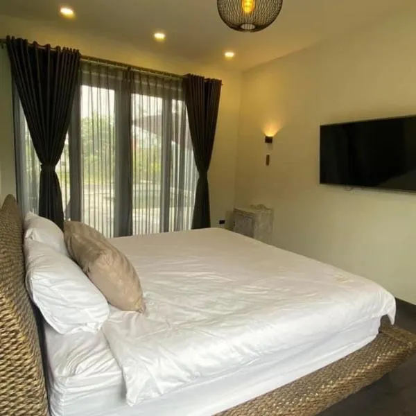 Dog Friendly Bed and breakfast $Hiếu Nhơn - $Lyn’s Villa