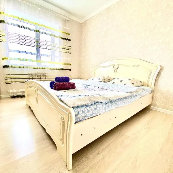 Апартаменты 2 комнатная в новом ЖК, hotel in Aktobe