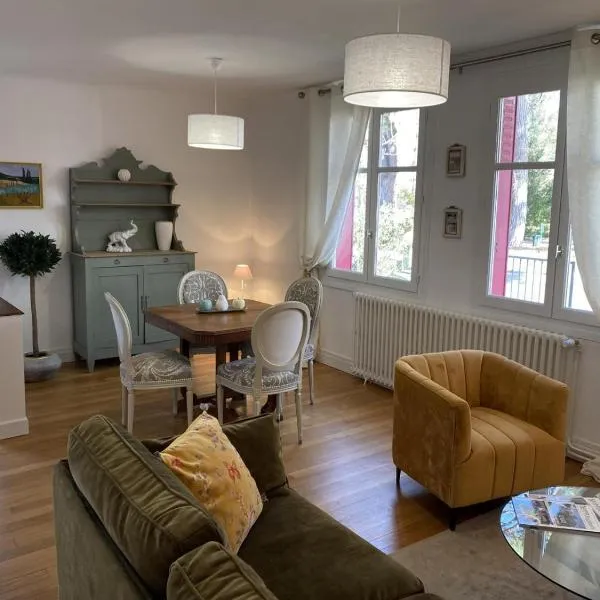 Charmante maison avec jardin en face du parc, proche commerces et attractions touristiques - FR-1-489-333, hotel v destinaci Moulins
