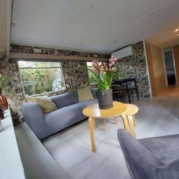 Te Huur: leuke 4-persoons Stacaravan op top locatie!, hotel en Hoenderloo