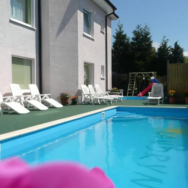 Pensjonat Landrynka, hotel v destinaci Darłówko