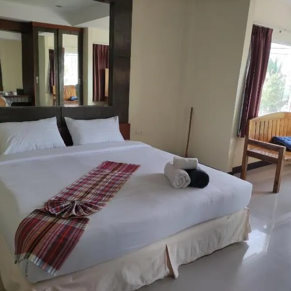 Baan Thara Guesthouse, hotel em Praia de Aonang