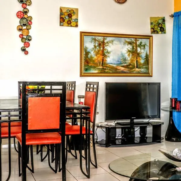 Crystoural Suites near the US Embassy - Gated & Secure - 2 Bedrooms, 2 Beds, 4 Guest, hotel in Kingston