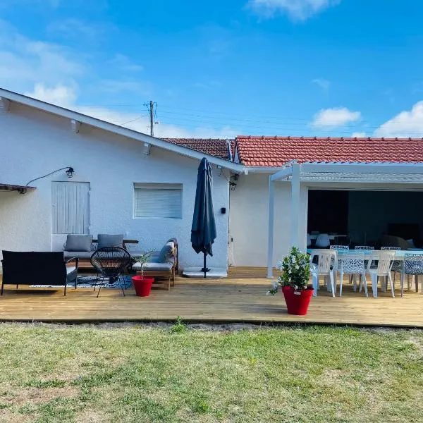 Villa soulac 6 chambres, wifi, hotel in Soulac-sur-Mer
