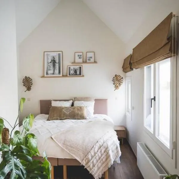 Beautiful house with HOTTUB near SEA and BRUGES, hotel en De Haan