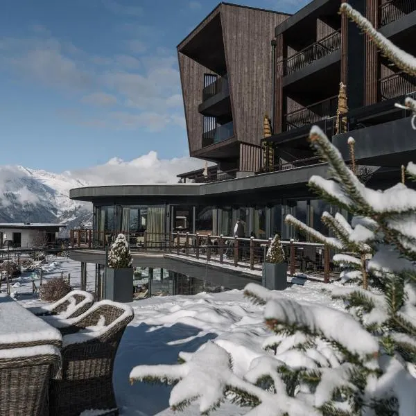 Chalet Mirabell, hotel in Avelengo
