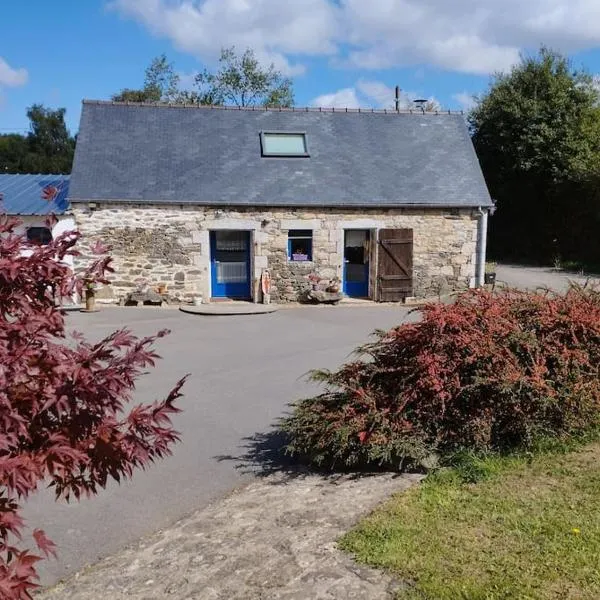 Charmante longère près des côtes Finistériennes, Hotel in Plouégat-Moysan