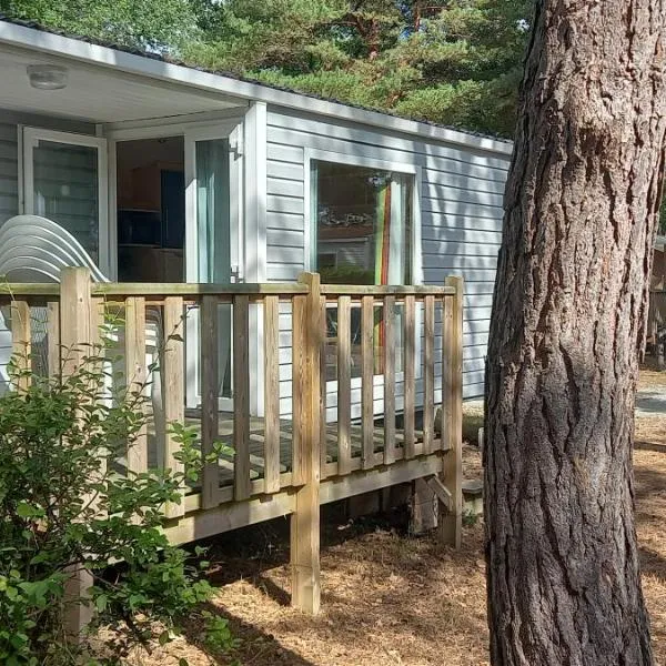Camping Cœur De Vendée, hotel di La Boissière-de-Montaigu