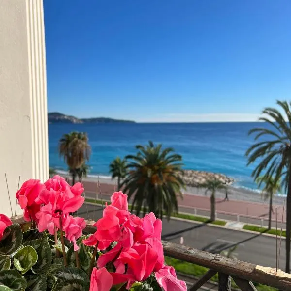 Luxury apartment with sea view on the first line Promenade des Anglais, hotell Nice’is