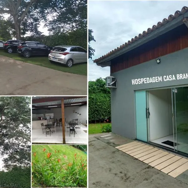 Hospedagem Casa Branca Localizada em um bairro nobre de Capitólio, Escarpas do Lago, hotel v destinaci Capitólio