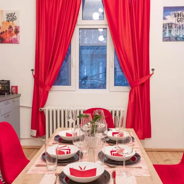 Vintage bohemian Paradise with Xbox Series X for BIG groups, hotel in Sofia