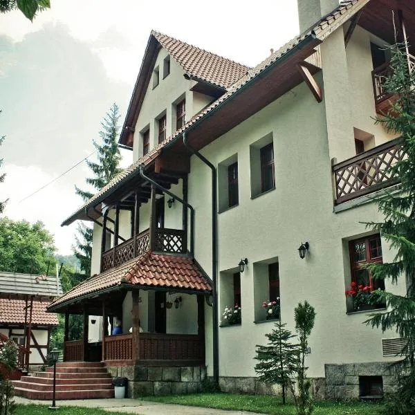 Penzion U Ráztoky, hotel di Rusava