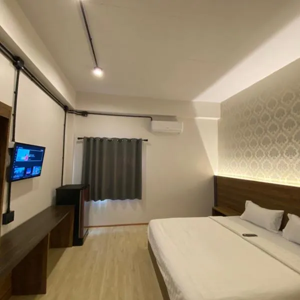 Red Heritage Hotel, hotel in Ban Mon