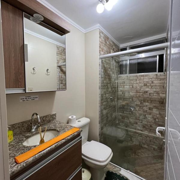 Apartamento Aconchego Frente Mar - Vila Guilhermina Praia Grande SP - Cozinha Completa - Climatizador de Ar - TV a Cabo - Wi-Fi - Foto 3
