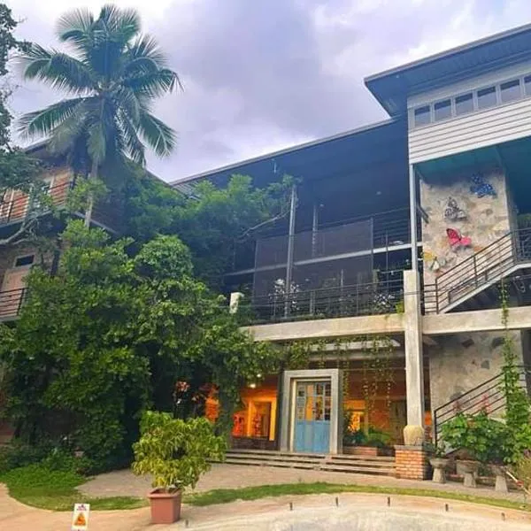 Ceylon Kingsmen Garden Hotel - Katunayake, hotel di Madampella Ihala