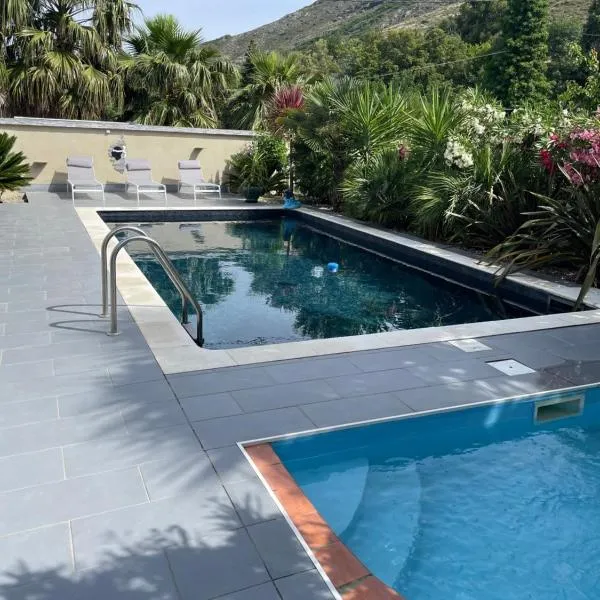 Maison 9 couchages avec piscine et jardin au calme, hotel a Barbaggio