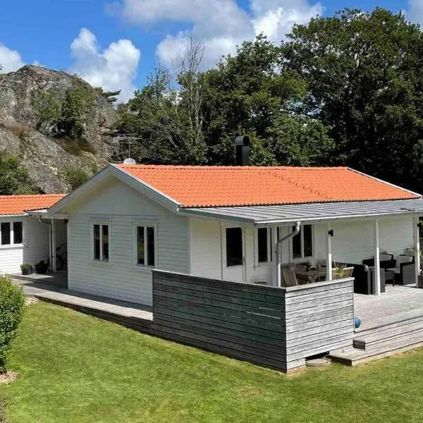 Trevligt hus & Sjöbod i mysiga Mollösund Tången, hotel v destinaci Mollösund
