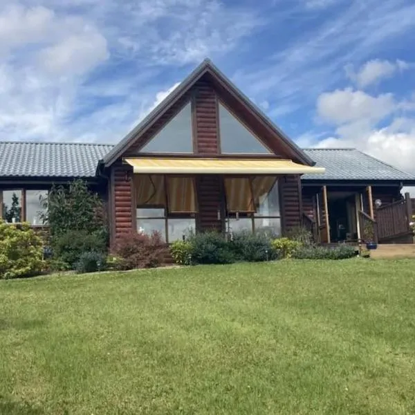 Fern Lodge. Drumcoura Lake Resort,, hotel v destinaci Ballinamore