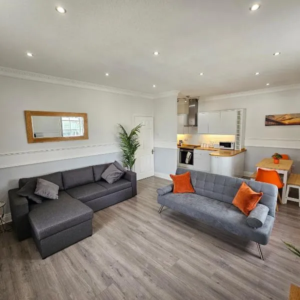 Lakeview Apartment, central location, Sea and Lake view, free parking, hotel v destinaci Southport