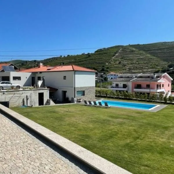 Villa avec piscine dans la région du Douro, hótel í Loureiro