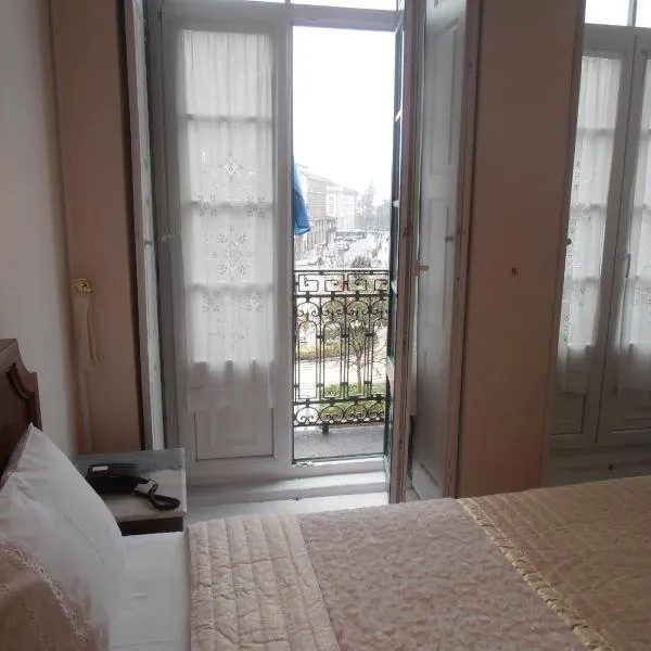 Hotel S. Marino, hotel in Porto