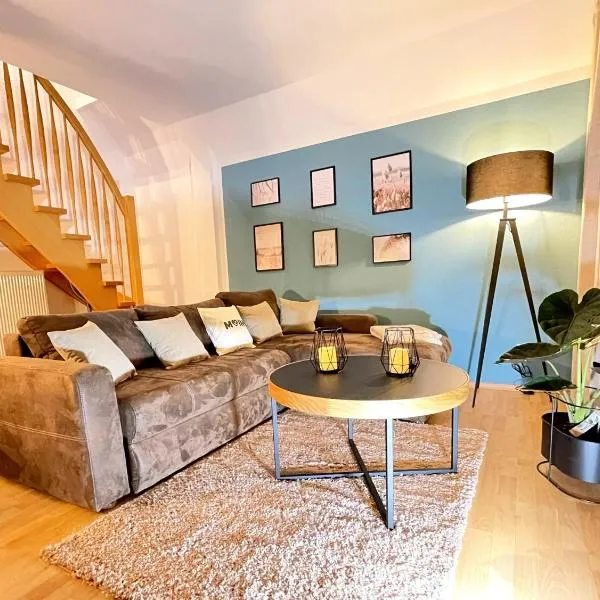 Familienfreundliches Ferienhaus in 5 min zum Strand mit Terrasse und kostenlosem Parkplatz, hotel u gradu Kukshafen
