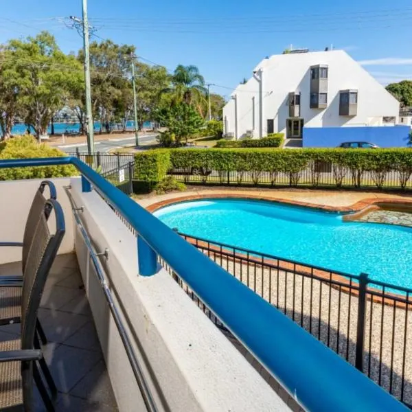 Everything you need including a pool! Karoonda Sands Apartments, hotel sa Bongaree